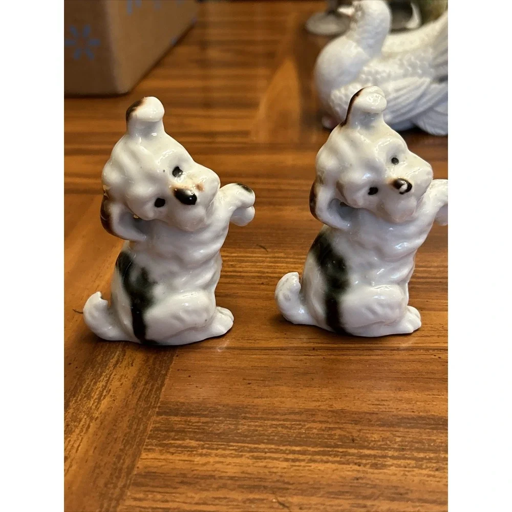 vintage small porcelain‎ figurine made in japan Schnauzer Begging Dog